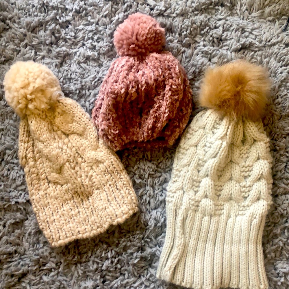 Buckle brand 3 like-new winter stocking hats